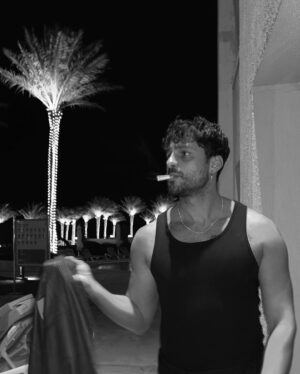 Ekin Mert Daymaz Instagram - Anlamsız bir seri