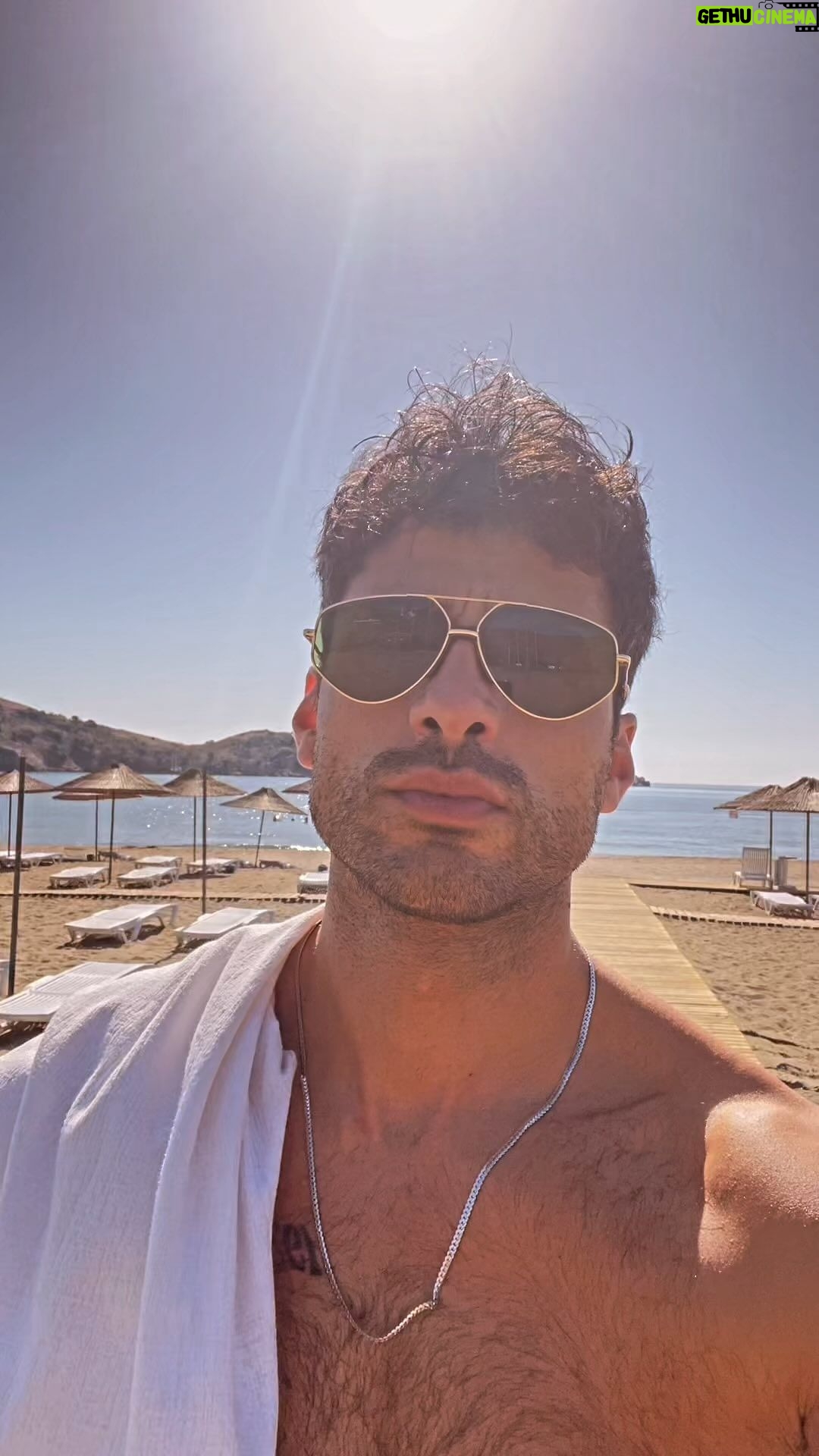 Ekin Mert Daymaz Instagram - last dance with the sun☀️