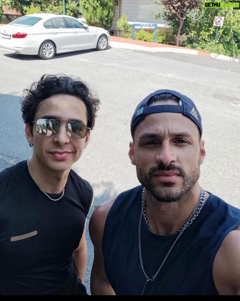 Ekin Mert Daymaz Instagram - street workout with brother