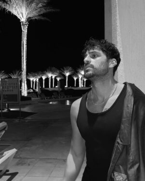 Ekin Mert Daymaz Instagram - Anlamsız bir seri