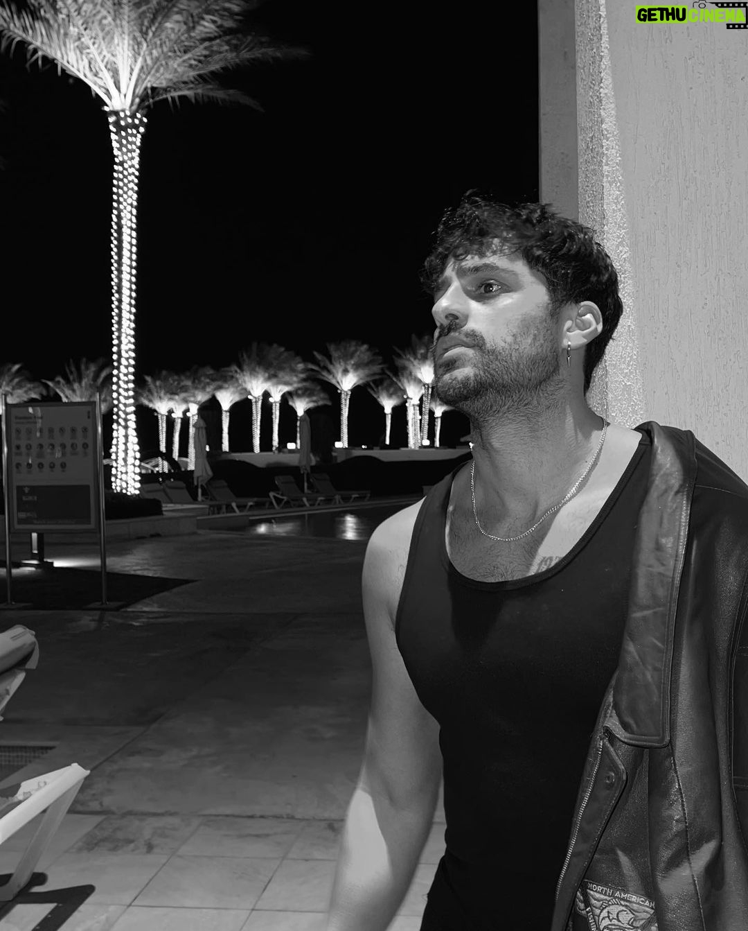 Ekin Mert Daymaz - 84.5K Likes - Anlamsız bir seri