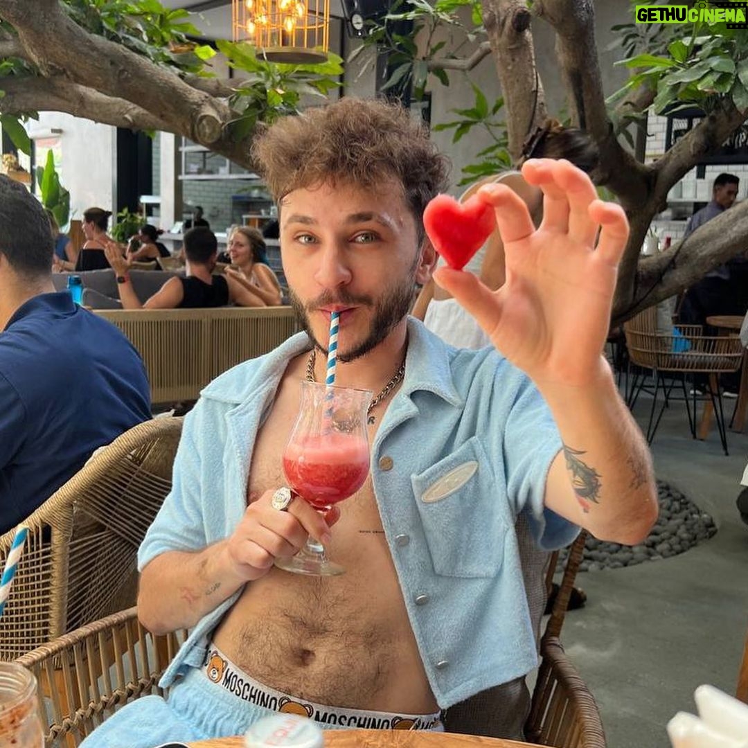 Eldar Dzharakhov Instagram - Иногда хипиш, иногда кайфую, иногда вот так хаваю Bali, Indonesia
