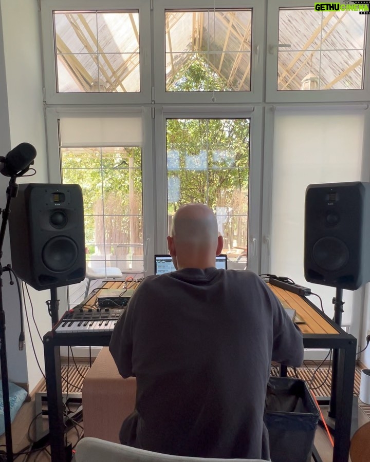 Eldar Dzharakhov Instagram - Music camp day 1 И Музыка, и Бизнес, и Любовь