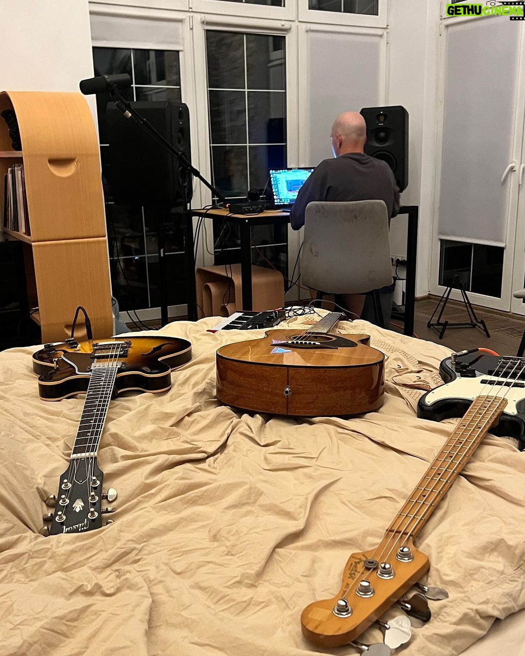 Eldar Dzharakhov Instagram - Music camp day 1 И Музыка, и Бизнес, и Любовь
