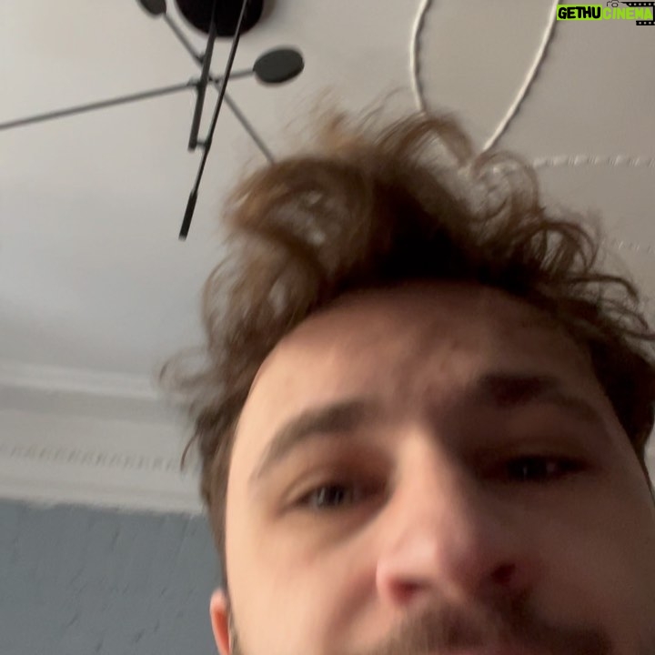Eldar Dzharakhov Instagram - ЗЛОЙ МАЛОЙ везет вам новый звук. Альбом летом 🤬🤬🤬 какой трек быстрее выпускать? / если что, ЗЛОЙ МАЛОЙ это не я, не путайте, я Эльдар и я добряк