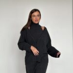 Elena Temnikova Instagram - Иногда мода и комфорт могут уживаться в одном костюме. Любимый в этом сезоне комплект. Конечно, от @lime_official