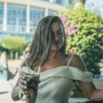 Elena Temnikova Instagram - Классный отпуск - он какой? У меня всегда по-разному. Бродить по улочкам целыми днями - да, валяться с любимой книжкой, напрочь забывая о времени - тоже да. С удовольствием. Но этот отпуск - он совсем другой. Он про еду на любой вкус, он про чудесный пляж (а какие оттуда открываются виды на закаты!), он про теплейшее море, про волшебное SPA, он про все те радостные и уютные впечатления и эмоции, которые мы испытывали здесь каждый день и хотели бы испытать еще. Который день наблюдаю за любимой сестрой и вижу, как она по-настоящему счастлива здесь и сейчас. Это стоит просто всего. Классный отпуск - он какой? Он в глазах любимых людей💔 Спасибо, @calistahotel #calistapeople #calistaluxuryresort Calista Luxury Resort Hotel