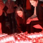 Elena Temnikova Instagram - Сегодня с сестрой мы провели время на Поклонной горе. Впечатляет, что молодежь России с такой теплотой принимает участие в проектах, отражающих нашу историю и культуру, которые реализуются по зову сердца. В этот особенный день - в День памяти и скорби - вместе с "Волонтерами Победы" мы зажигаем тысячи свечей в знак того, что подвиг наших дедов, победивших нацизм, бессмертен. И история нашей страны, и, казалось бы, простая человеческая истина говорят об одном и том же: правда, доброта и сострадание всегда побеждают! И для меня, как для мамы, невероятно важно, чтобы наши дети жили в мире без нацизма.