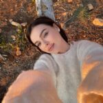Elena Temnikova Instagram - Ещё один классный день. Встретились с однокурсниками. Обнялись. Погуляли. Поели. Отметили окончание курса🍻. Portugal