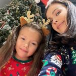 Elena Temnikova Instagram - Мира, света, добра, любви, здоровья! В каждый дом. С Рождеством, друзья!✨