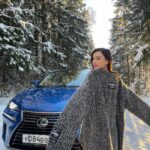 Elena Temnikova Instagram - Теперь он нереально красивый синий💙 Мой спортивный красавчик Lexus NX. С ним никакие сугробы не страшны: регулируемая подвеска позволяет комфортно передвигаться и по городу, и по бездорожью