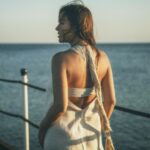 Elena Temnikova Instagram - Классный отпуск - он какой? У меня всегда по-разному. Бродить по улочкам целыми днями - да, валяться с любимой книжкой, напрочь забывая о времени - тоже да. С удовольствием. Но этот отпуск - он совсем другой. Он про еду на любой вкус, он про чудесный пляж (а какие оттуда открываются виды на закаты!), он про теплейшее море, про волшебное SPA, он про все те радостные и уютные впечатления и эмоции, которые мы испытывали здесь каждый день и хотели бы испытать еще. Который день наблюдаю за любимой сестрой и вижу, как она по-настоящему счастлива здесь и сейчас. Это стоит просто всего. Классный отпуск - он какой? Он в глазах любимых людей💔 Спасибо, @calistahotel #calistapeople #calistaluxuryresort Calista Luxury Resort Hotel