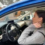 Elena Temnikova Instagram - Я просто супер заморочена на безопасности, как и мой Lexus NX. Сразу подает сигнал, если вдруг случайно выезжаю за пределы полосы. Еще сам контролирует слепые зоны. Предупреждает об угрозе столкновения и сам тормозит в критических ситуациях. Все схвачено👌🏻 Вообще это чудесная машина. Вчера узнала, что наши друзья заказали себе Lexus гибрид, класс.