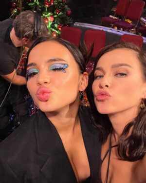 Elena Temnikova Instagram - В продолжение вчерашнего поста с #COMEDYNEWYEAR ✨