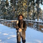 Elena Temnikova Instagram - Что-то подустала я от этой предновогодней суеты, хочется уже проснуться днём 1 января и пойти на кухню доедать салаты 😂 В связи с этим вопрос: ваш топ 3 блюд утром (или днём, вечером) первого января 👩🏻‍🍳