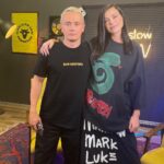 Elena Temnikova Instagram - Ребят, вчера вышел выпуск Плохих песен #41, где мы с Соболевым шутили - вернее, шутил Соболев, а я веселилась. Если любите это шоу и еще не видели наш выпуск - не пропустите! Идите смотреть прямо сейчас. Но предупреждаю. Контент 18+ и для тех кто не краснеет от нецензурной лексики. А мне всегда было интересно, кто авторы этих «плохих» песен. Листайте карусель - уговорила ребят раскрыть себя. Спасибо за приглашение. Люблю обожаю #плохиепесни