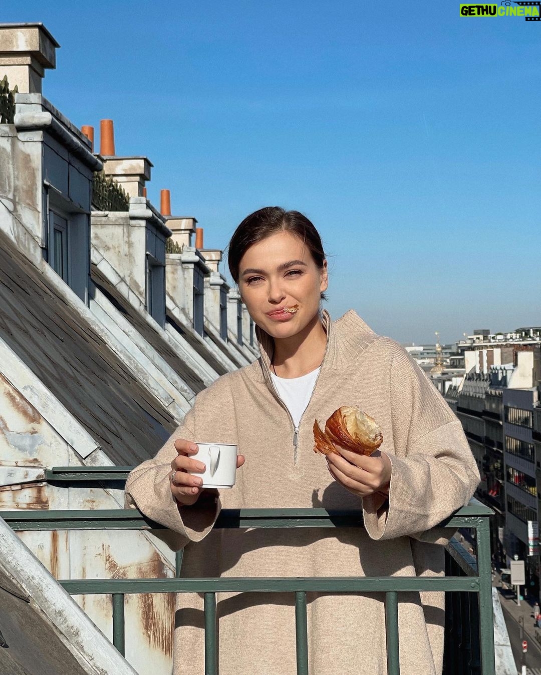 Elena Temnikova Instagram - Омномном ан франсе😂 Place de l'Opéra
