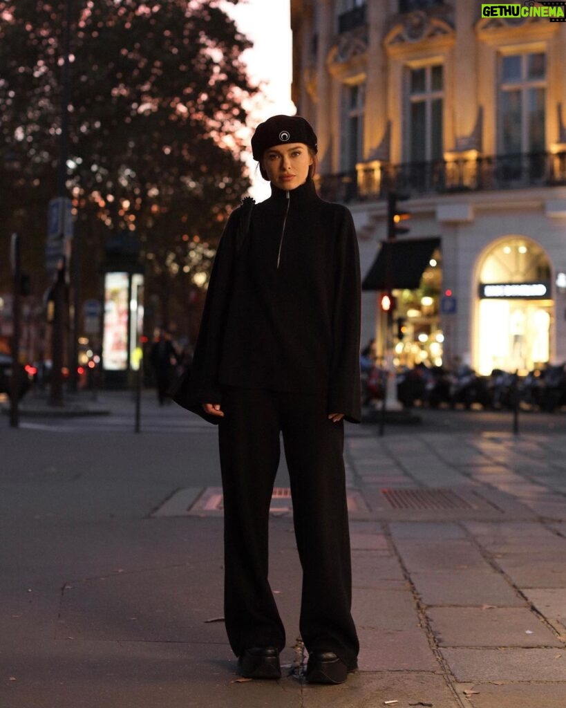 Elena Temnikova Instagram - Как кайфово Нас связывал этот Париж 📷@yuldashev_shuhrat Paris 13e