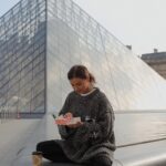 Elena Temnikova Instagram - Лувр✨ Встретить без очередей и суеты — находка :) #paris Musée du Louvre