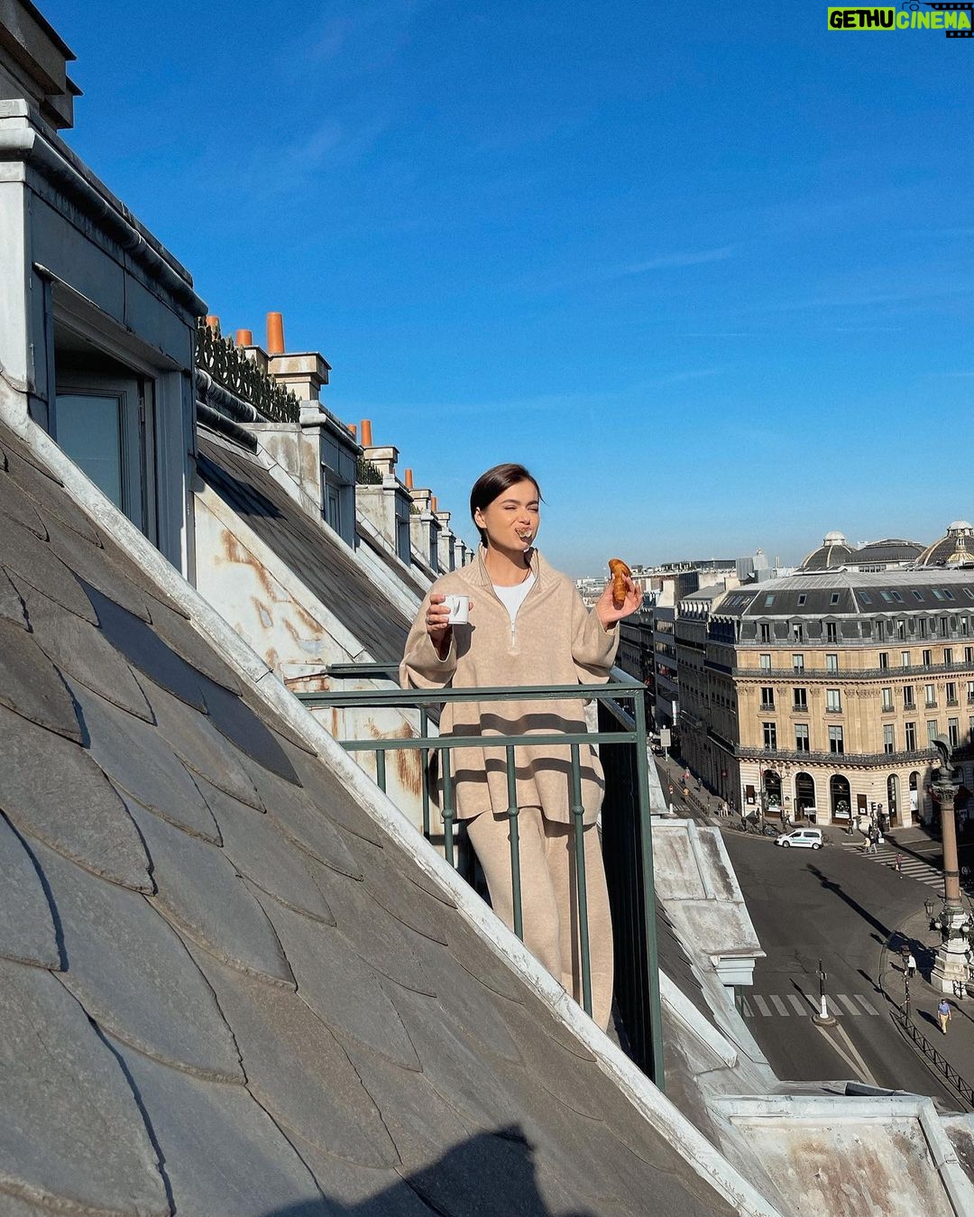 Elena Temnikova Instagram - Омномном ан франсе😂 Place de l'Opéra