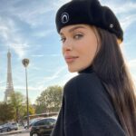 Elena Temnikova Instagram - Прогулка. Париж в этот раз — в самое сердце. 🤍🗼 Eiffel Tower