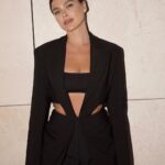 Elena Temnikova Instagram - Для меня одежда - это мое вдохновение. Моя защита. Моя сила. Если предстоит сложный день и точно будет какой-то стресс, то надену спортивный костюм или мягкий кашемир, чтобы было по максимуму комфортно. Чтобы одежда мне помогала. А если хочется эмоций, чувствовать себя очень красивой, ну просто super-girl, то выберу что-то яркое и дерзкое. Всегда покупаю только то, что буду потом носить. Слушаю себя и с первого взгляда понимаю, моя эта вещь или нет. А при выборе «что надеть» самое главное - настроение, а не повод. Могу пойти на вечеринку совсем изи, а дома надеть вечернее. Важно не то, какой наряд, а как ты себя в нем чувствуешь. Какая идет энергия. Этот костюм @loverepublic_official - моя новая любовь. Он нежный, комфортный и мягкий как кашемир, но энергия у него - женщины-кошки🔥 с красной дорожки)) Моя личная рекомендация. И ловите промокод «temnikova» -10% на новую коллекцию бренда, в том числе на Smart couture. Она очень hot. #loverepublic #LR_friends