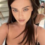 Elena Temnikova Instagram - А бабье лето будет? Хочу носить платья. Если честно, настроения совсем нет. Трудный дурацкий день. Пойду поем. Как вы?