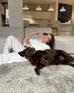 Elena Temnikova Instagram - Моя булочка с корицей. Нельзя просто так взять и не поцеловать ее. Согласны? Какая нра 1/2/3/4/5/6/7/8?