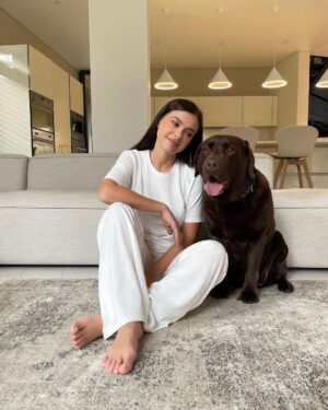 Elena Temnikova Instagram - Моя булочка с корицей. Нельзя просто так взять и не поцеловать ее. Согласны? Какая нра 1/2/3/4/5/6/7/8?