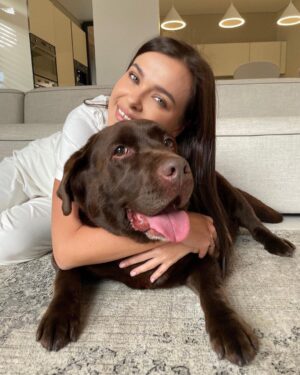 Elena Temnikova Instagram - Моя булочка с корицей. Нельзя просто так взять и не поцеловать ее. Согласны? Какая нра 1/2/3/4/5/6/7/8?