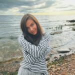 Elena Temnikova Instagram - Это я на Финском заливе. Душевно🫶 Финский Залив