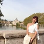 Elizabeth Tan Instagram – When in Rome 🥰❤️ hehe