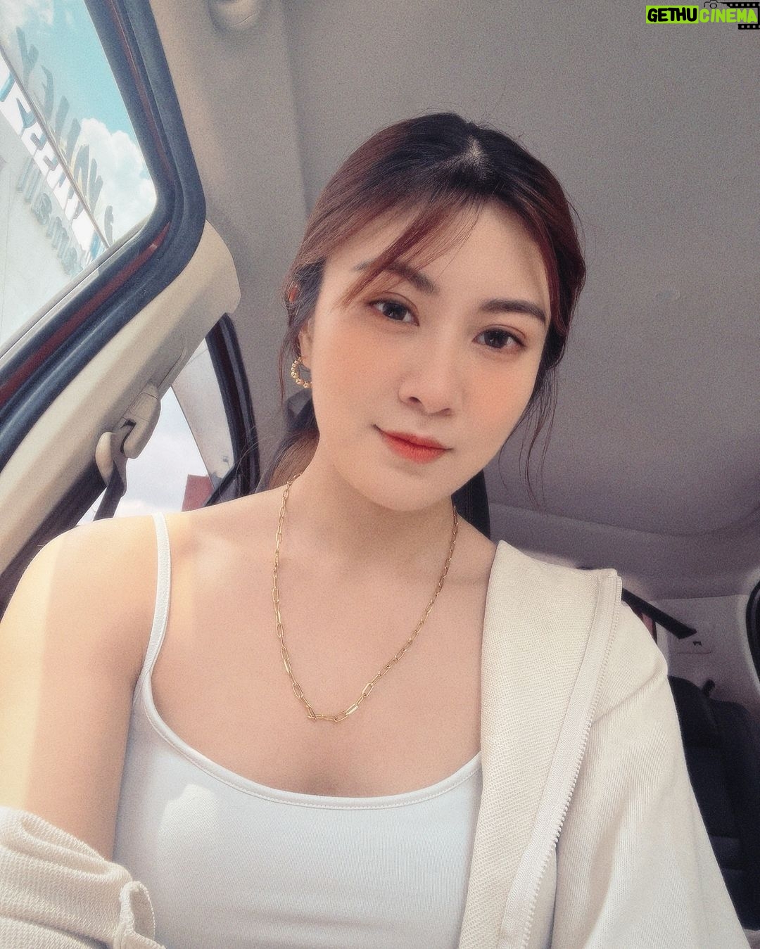 Elizabeth Tan Instagram - idk i just found a new camera app im in love with hehe 🌸
