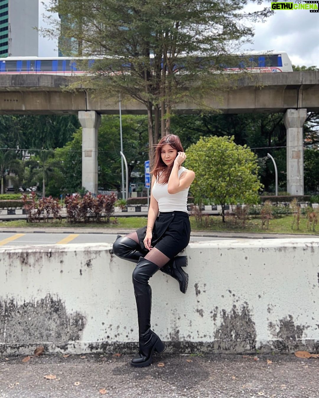 Elizabeth Tan Instagram - Panas eh harini 🤔😛