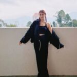 Elizabeth Tan Instagram - hugs pls 🥹