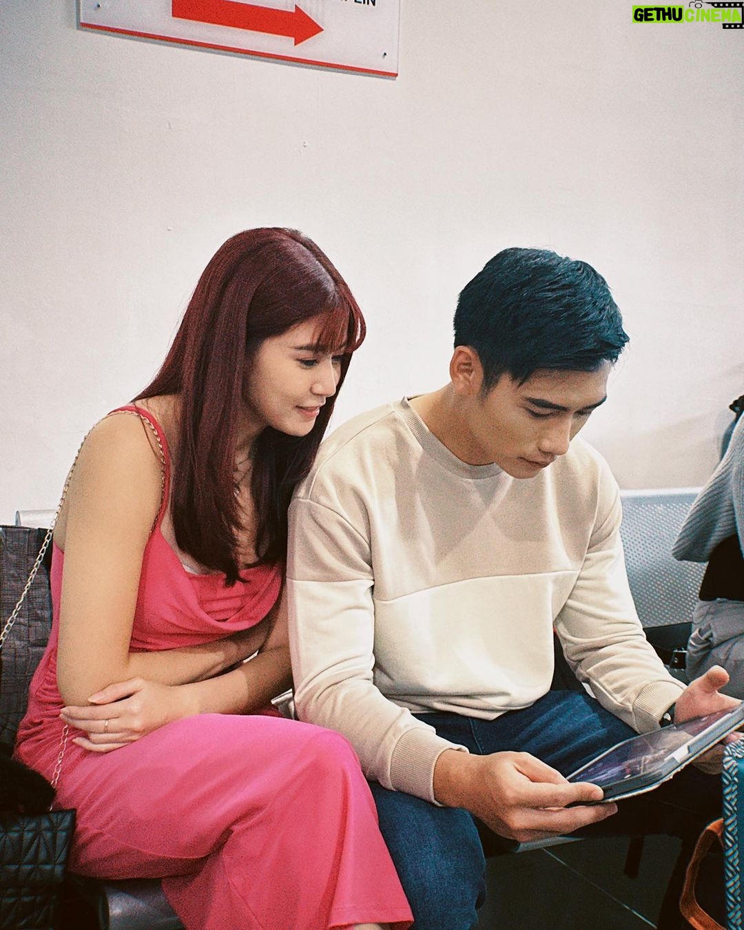 Elizabeth Tan Instagram - Dah nak habis dah jadi Hanna 🥲. #wtwoworlds . . . @viumalaysia @indepix @zeentertainment.my #ViuOriginal #viumalaysia