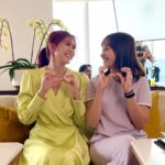 Elizabeth Tan Instagram - Hi hehehe 👯‍♀️❤️ Outfit : @sacoorbrothers