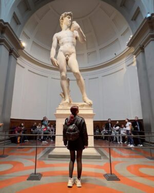 Elizabeth Tan Instagram - Leaning tower of Pisa and statue of David! Crossed off my bucket list hehee. Also, Florence was absolutely my favourite city 😍❤️