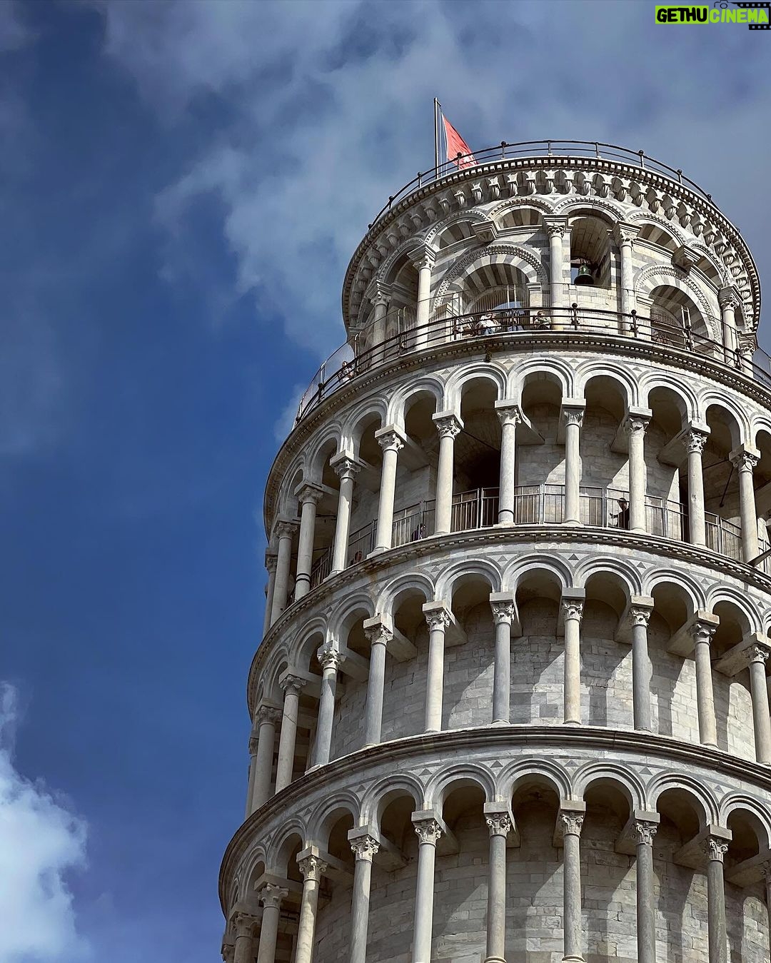 Elizabeth Tan - 54.4K Likes - Leaning tower of Pisa and statue of David! Crossed off my bucket list hehee. Also, Florence was absolutely my favourite city 😍❤️