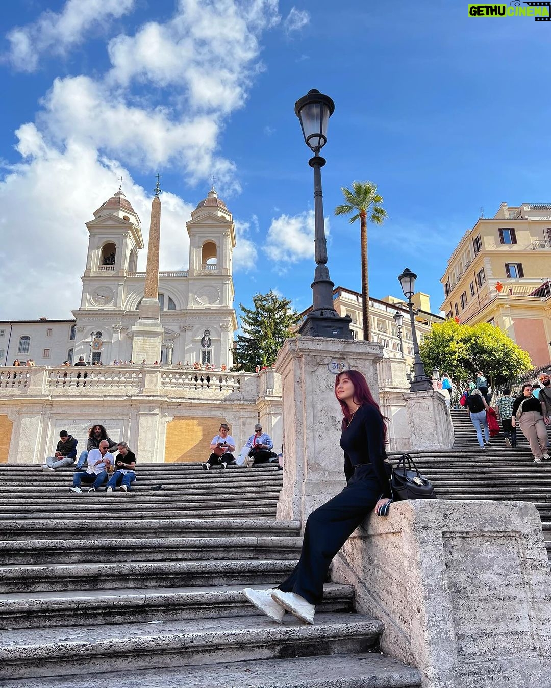 Elizabeth Tan Instagram - Visiting all the tourist spots in Rome was my Lizzie McGuire movie dream come true 😍 hehheheh