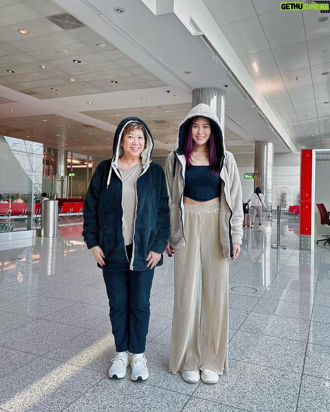 Elizabeth Tan Instagram - Mummy + daughter trip! Hehe see you soon, Italy! 🇮🇹😍