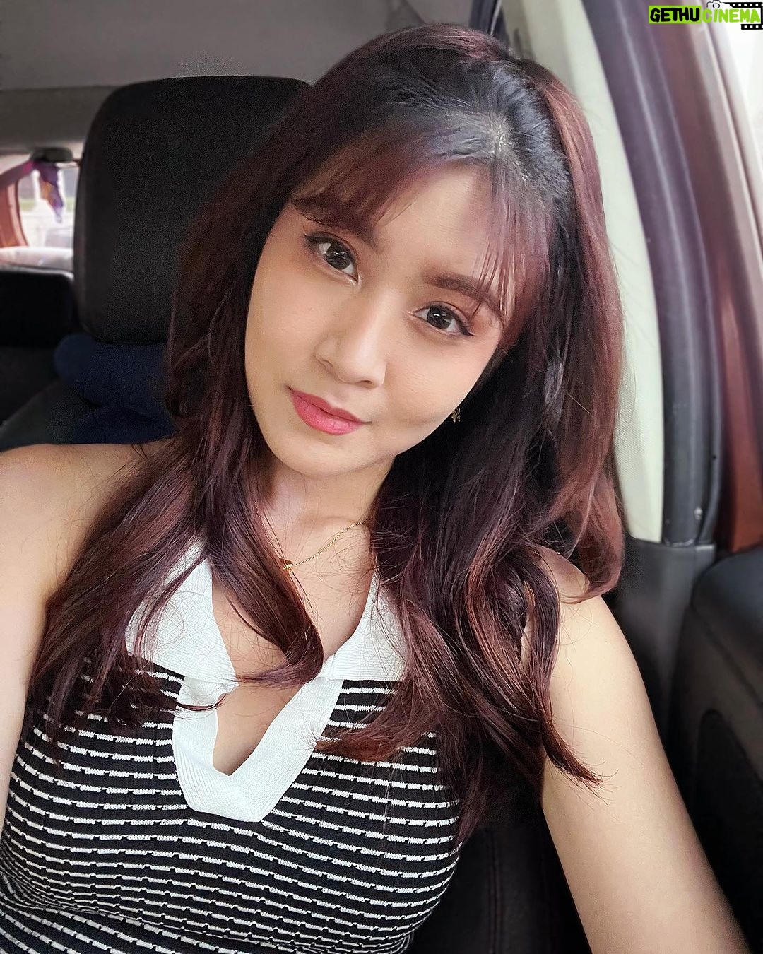Elizabeth Tan Instagram - No more redhead 🥲 korang suka lizzy rambut colour apa? Hehe