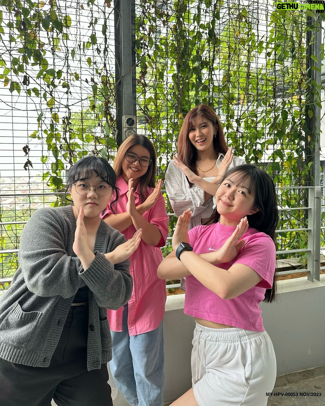 Elizabeth Tan Instagram - Squad is better than one!🤪 Did you know HPV can lead to cervical cancer? Despite any of our lifestyles, we can all still be at risk of it if we're not vaccinated. #SaveYourSquad and post with your squad and tag them, so they can spread the word about HPV prevention and #RejectTheRisk! Speak to your doctor to learn more about preventive measures against HPV, including cervical screening and vaccination now. Help protect your squad from the risks of cervical cancer. #SupportedbyMSD #cervicalcancer #cervicalcancerawareness #womenshealth #hpv