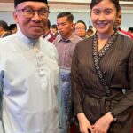Elizabeth Tan Instagram - Excited sngt dpt jumpa DS @anwaribrahim_my sampai i terlanggar dia omg im so sorryyy😅🤣😭 . . . #MalaysiaMADANI #DSAI #PMX