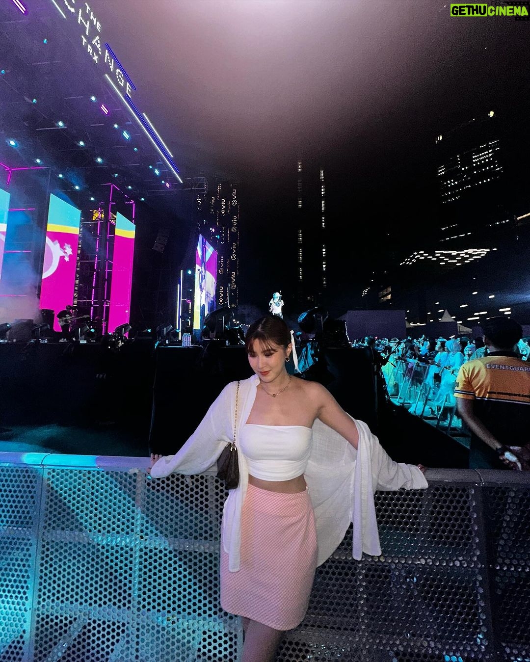 Elizabeth Tan Instagram - 2023 has been so good to me, and im ending it with the NYE countdown experience @ The Exchange TRX 🥳✨ For more future updates, korang pls install The Exchange TRX app okay! ❤️ . . . #TheExchangeTRX #NYEatTRX #LendleaseplusMY #TheExchangeTRXApp