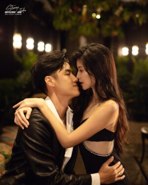 Elizabeth Tan Instagram - Post wedding shoot dgn @strangephotostudio 😍❤️