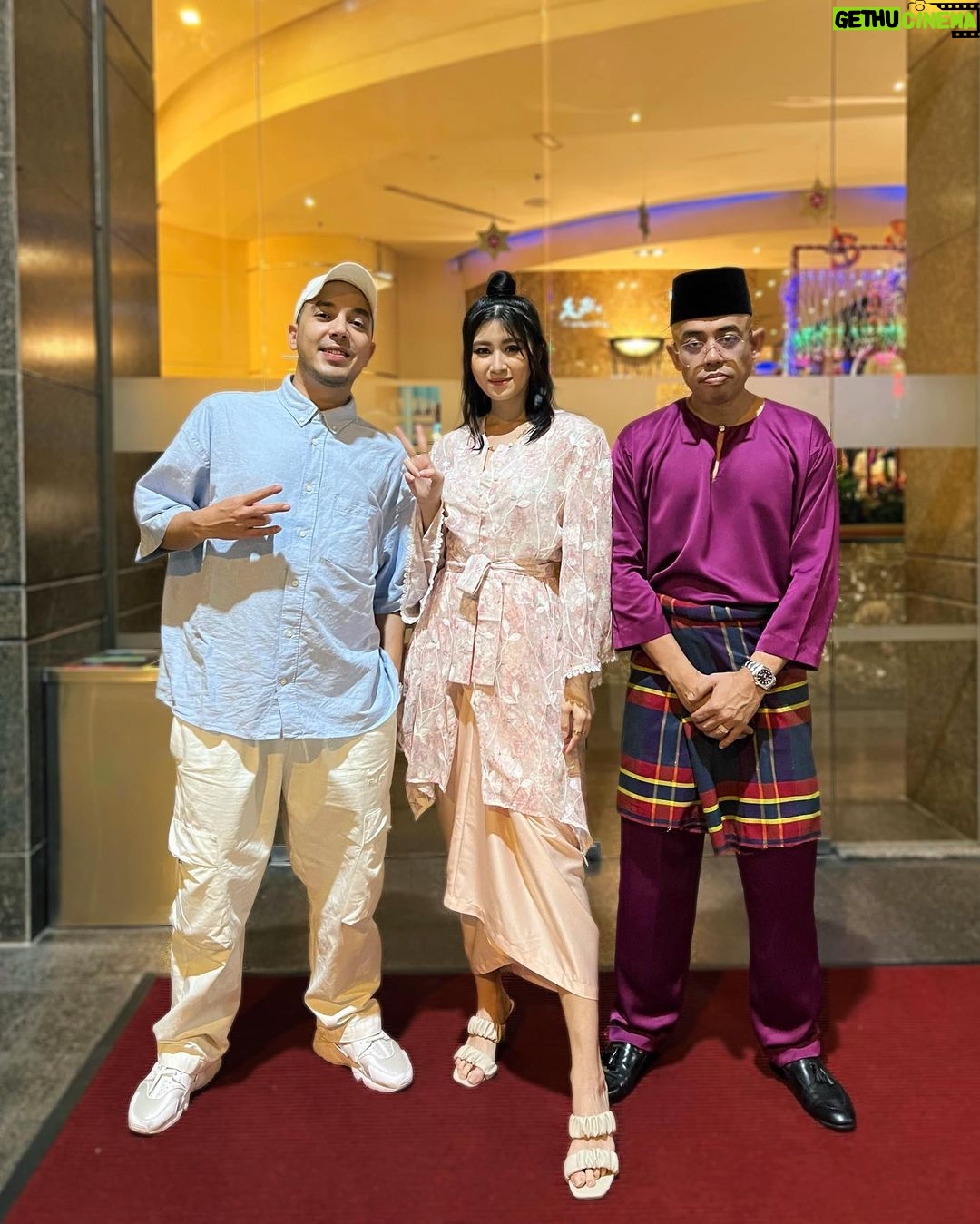 Elizabeth Tan Instagram - Buka puasa smlm 💖☺️