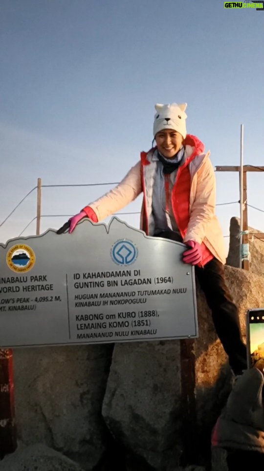 Elizabeth Tan Instagram - Still can't believe I made it to the peak of Mt. Kinabalu! 😭❤️ . . . Thanks for all your prayers, cuaca haritu perfect sangatt! (missed the snow by few days though huhu) An experience I'll never forget, forever.