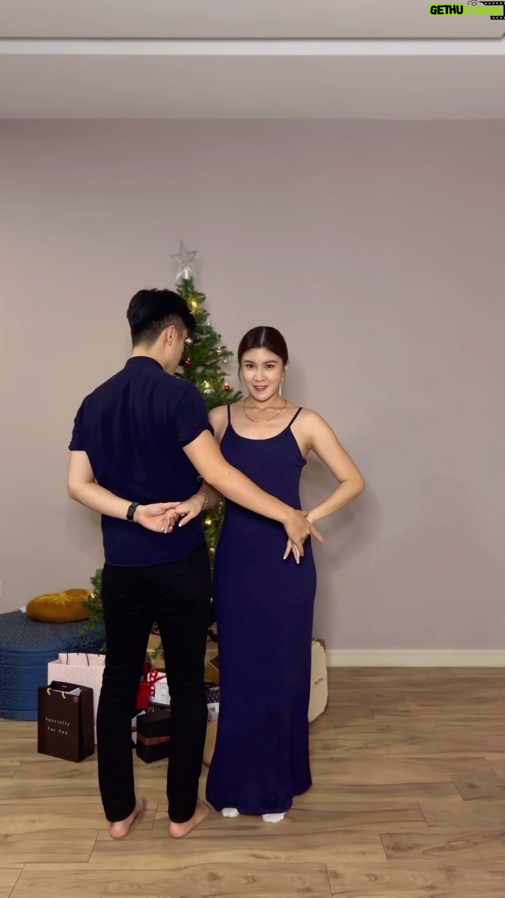 Elizabeth Tan Instagram - Harini dia good mood pulak. Must be the christmas spirit or smtg 😅🤣❤️
