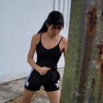 Elizabeth Tan Instagram - I nk pegi pasar malam je, tapi Jim duk paksa I buat montage Rocky Balboa ni 🤣🤣🤣